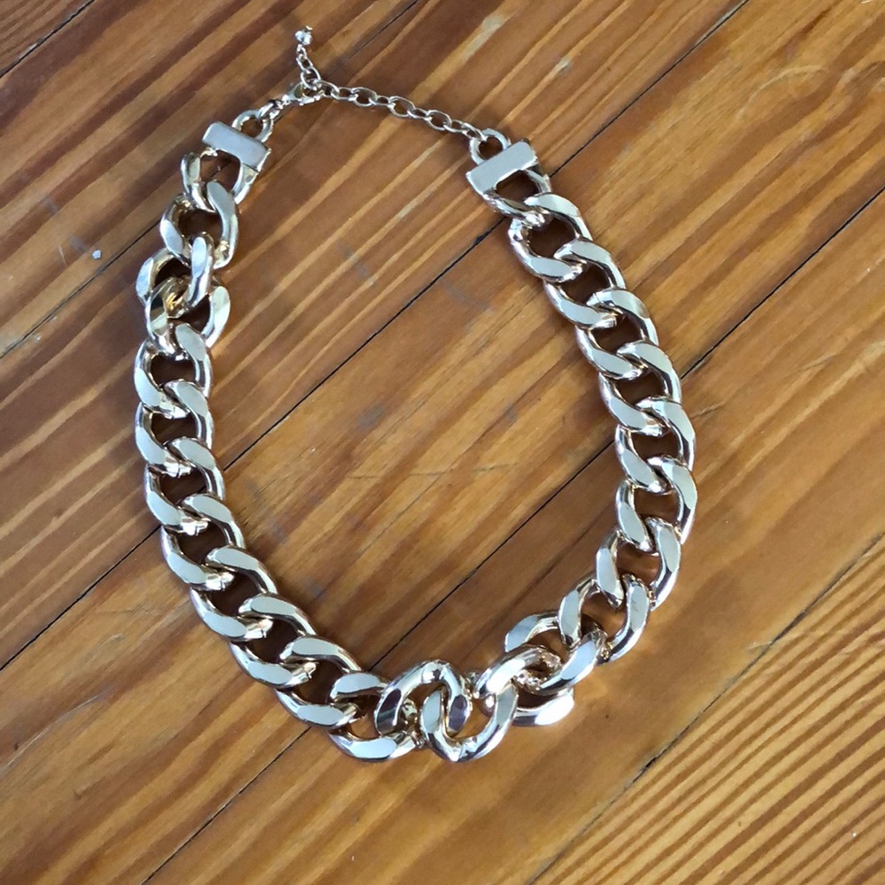Gold link necklace EUC